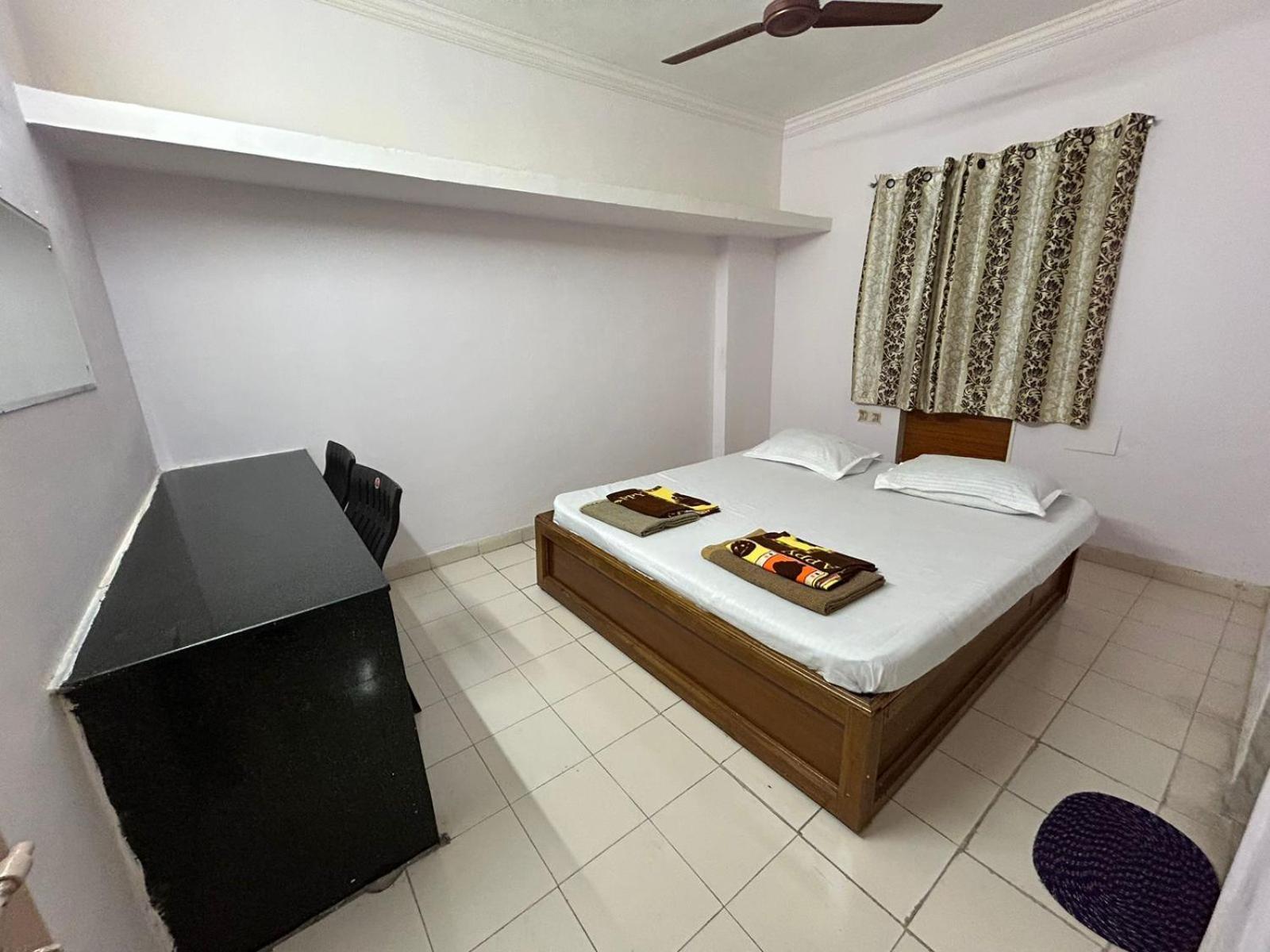 Hotel Vasavi Nivas Tirupati Zewnętrze zdjęcie